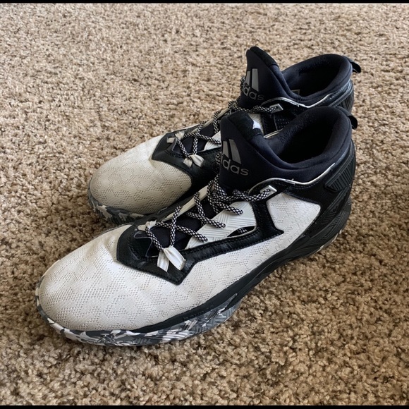 Damian Lillard 2s - Picture 3 of 7